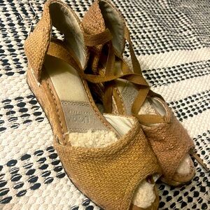 UGG AUSTRALIA 1652 Mar Espadrille Ankle Tie Wedge Woven Brown Sandals Size 6